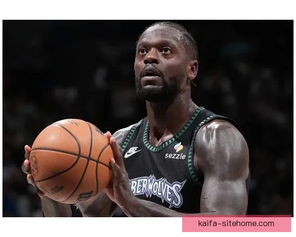 兰德尔个人生涯总篮板突破7000大关 创下重要里程碑